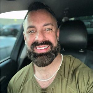 Meet your Posher, Adrian